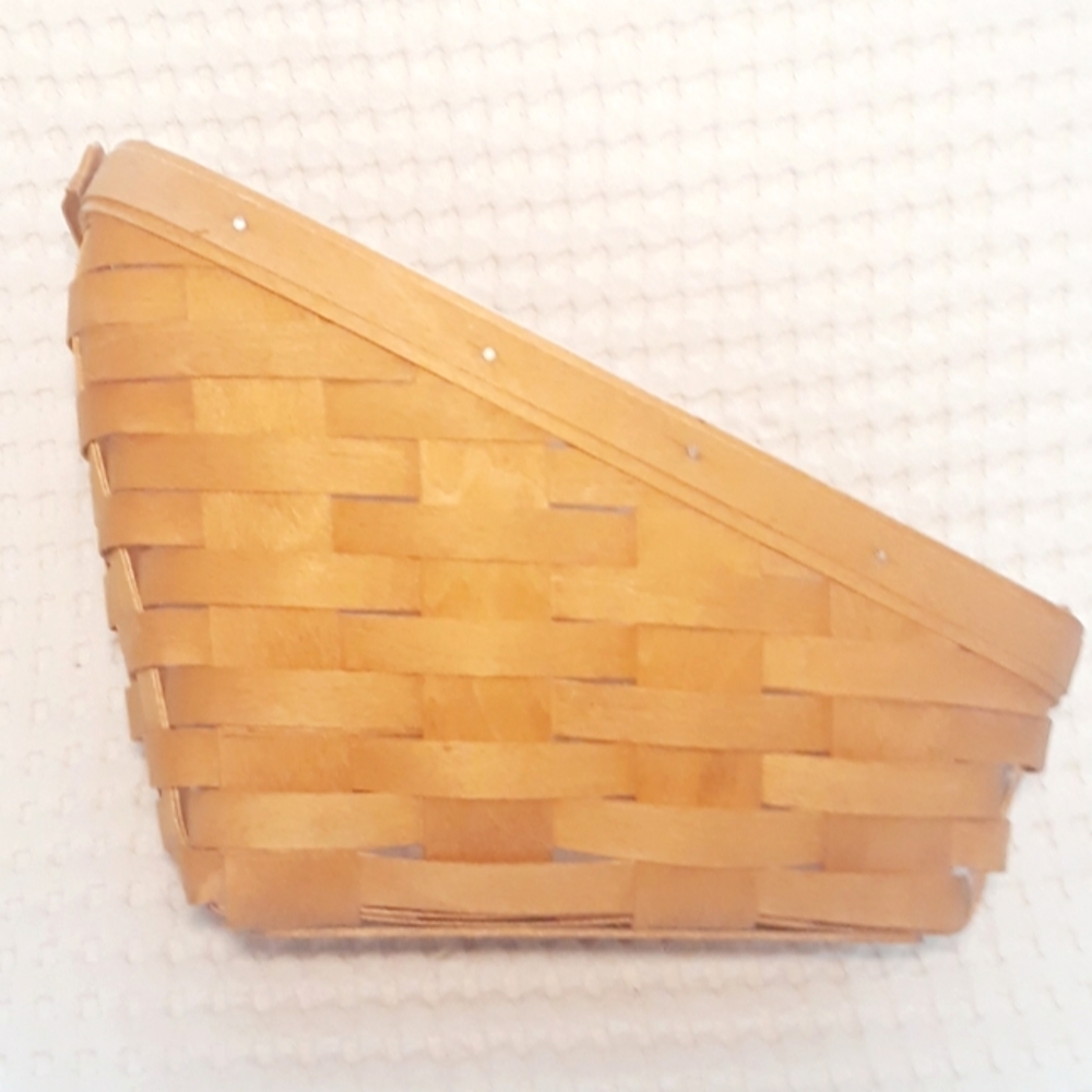 Vintage 1994 Longaberger Slanted Vegetable Basket - Signed Woven Basket - Picture 5 of 15